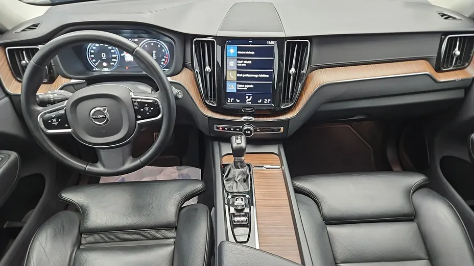 VOLVO XC60 -