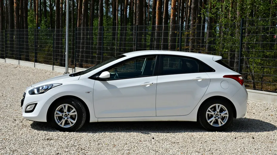 HYUNDAI i30 -