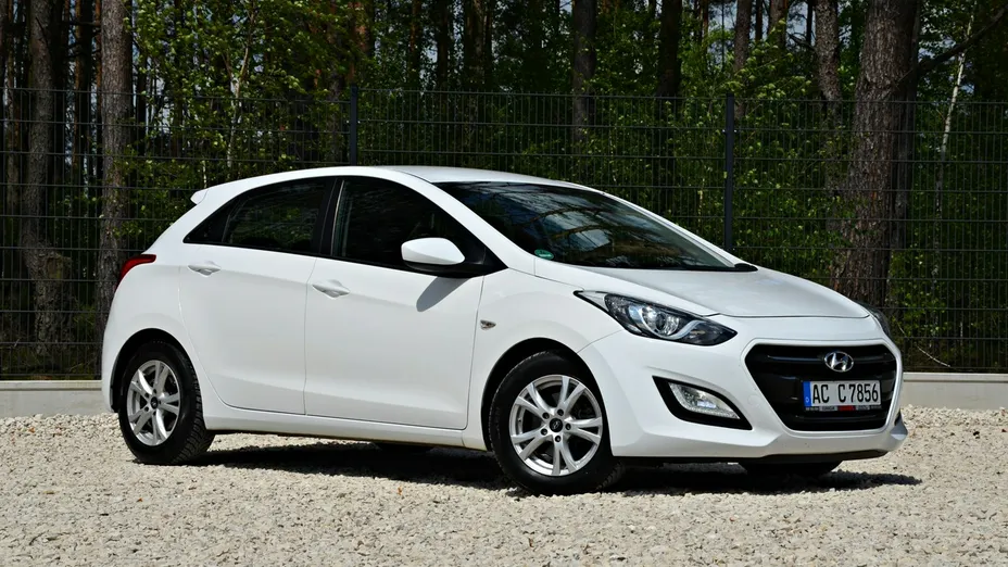 HYUNDAI i30 -