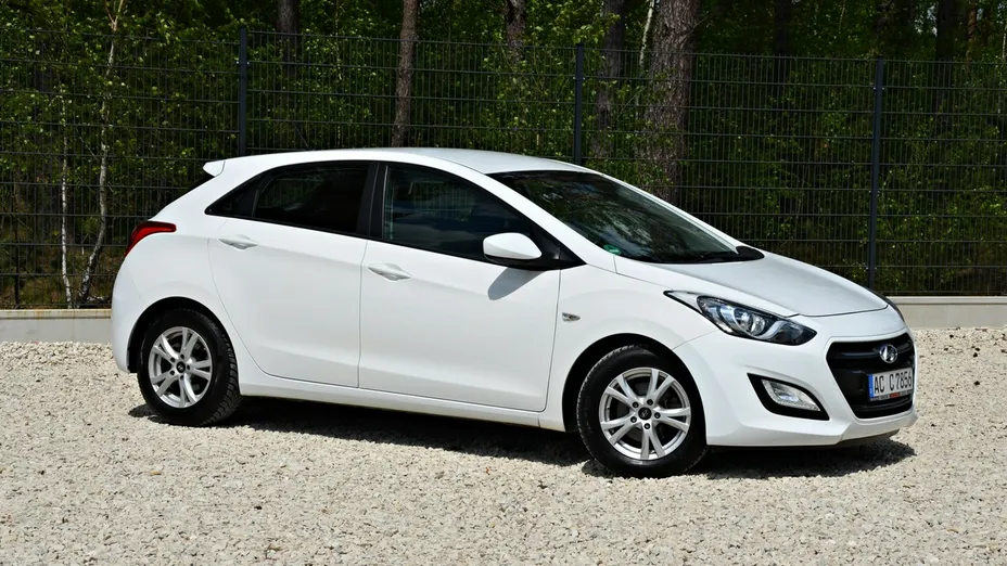 HYUNDAI i30 -
