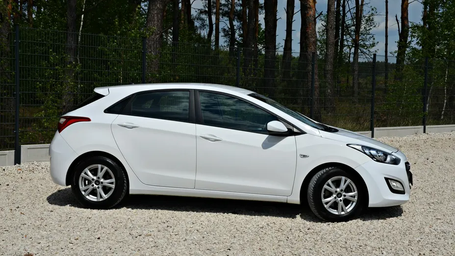 HYUNDAI i30 -