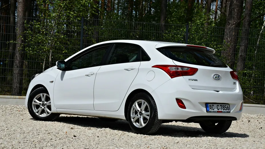 HYUNDAI i30 -