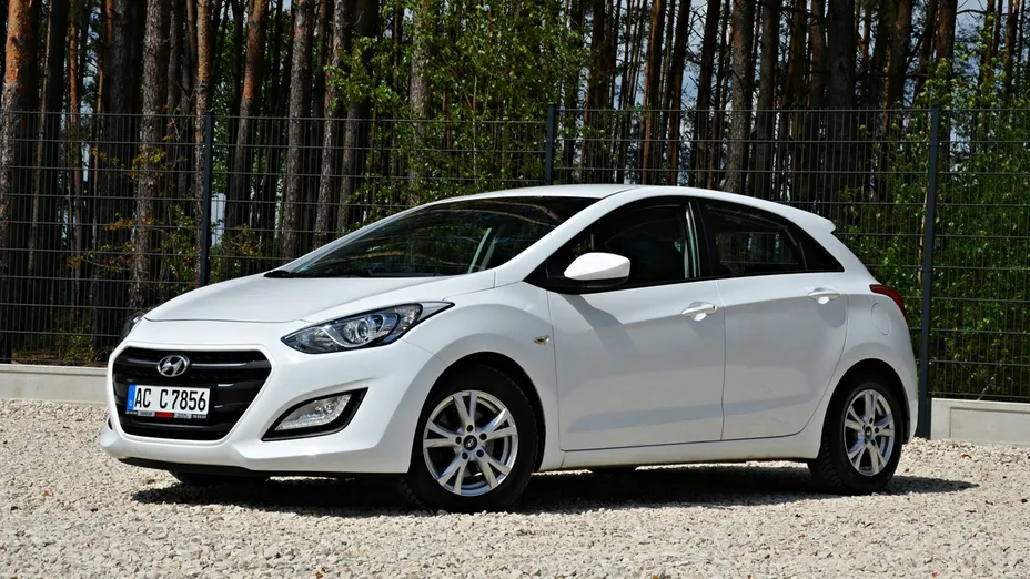 HYUNDAI i30 -