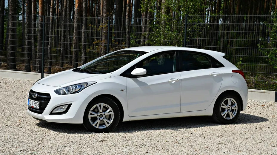 HYUNDAI i30 -