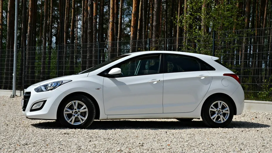 HYUNDAI i30 -