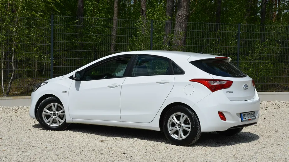 HYUNDAI i30 -