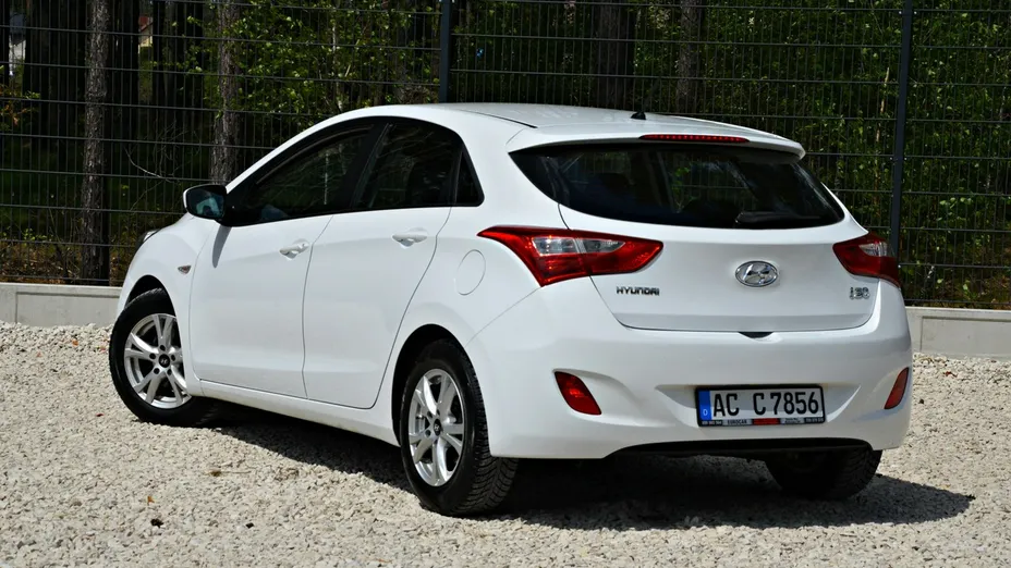 HYUNDAI i30 -