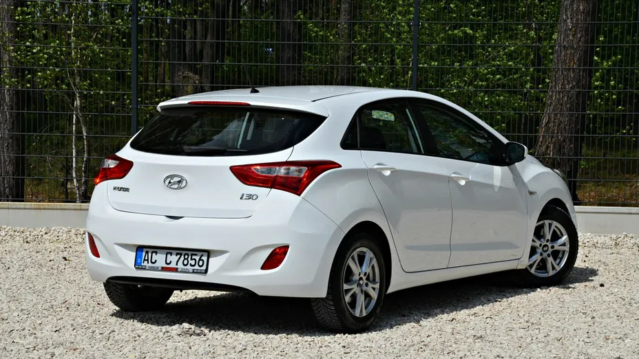 HYUNDAI i30 -