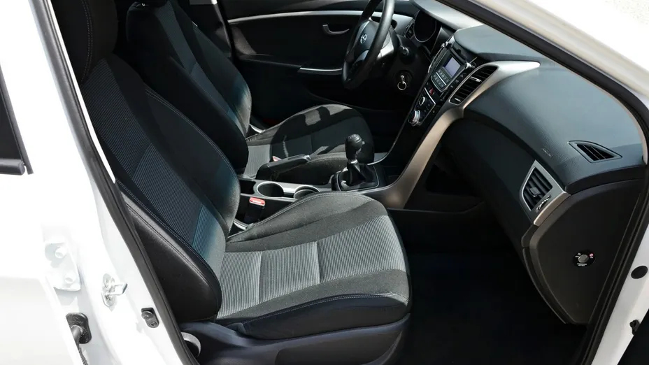 HYUNDAI i30 -