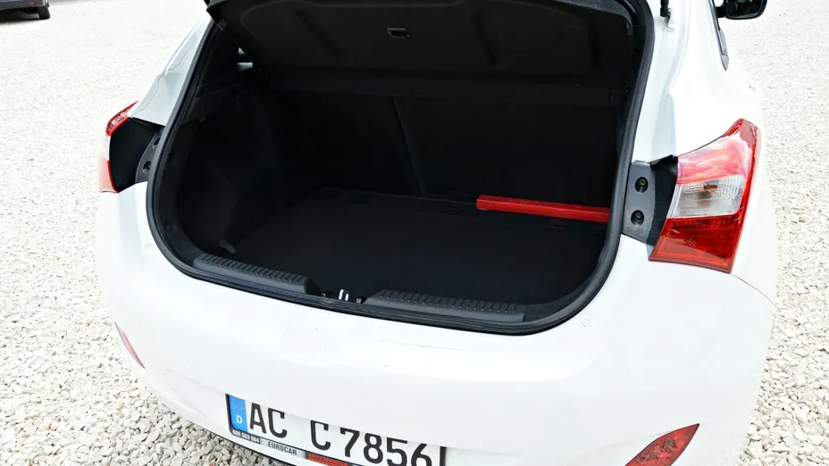 HYUNDAI i30 -