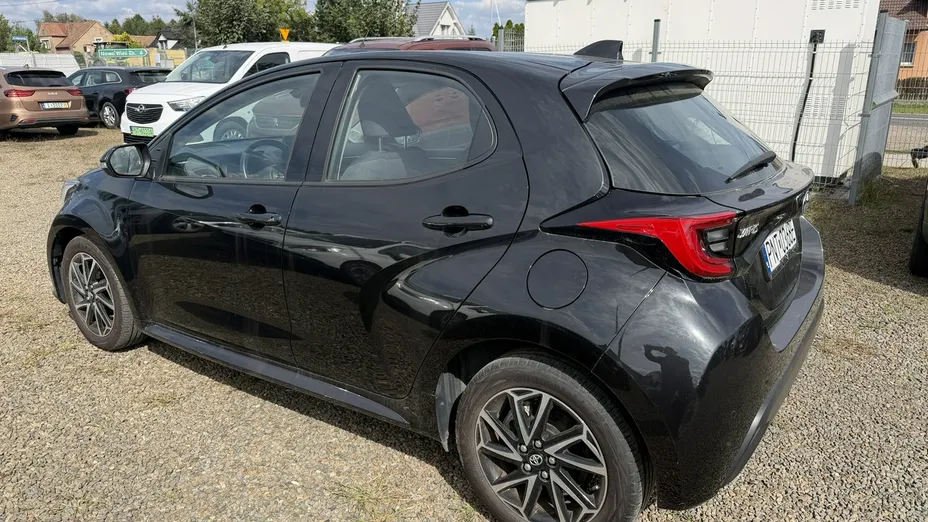 TOYOTA Yaris -