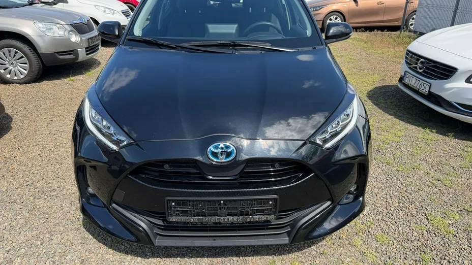 TOYOTA Yaris -