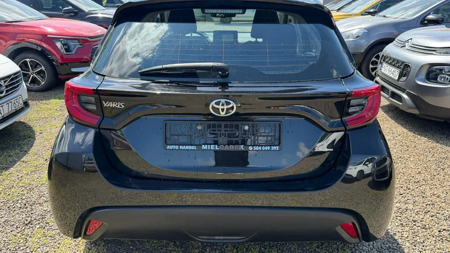 TOYOTA Yaris -