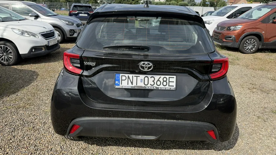 TOYOTA Yaris -