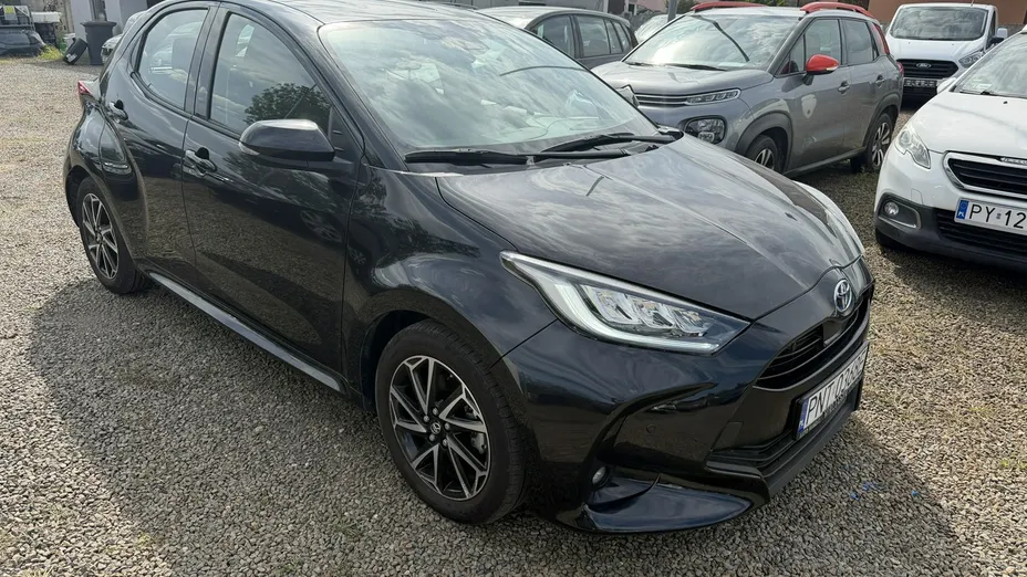 TOYOTA Yaris -
