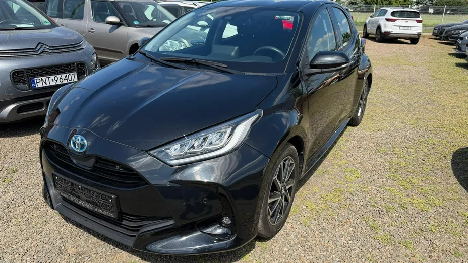 TOYOTA Yaris -