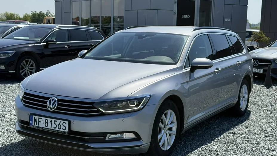 VOLKSWAGEN Passat -