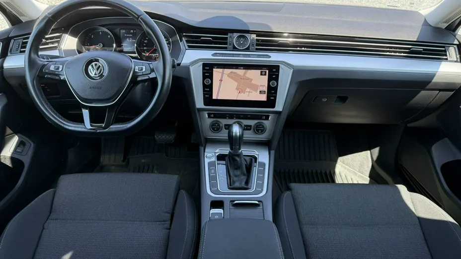 VOLKSWAGEN Passat -