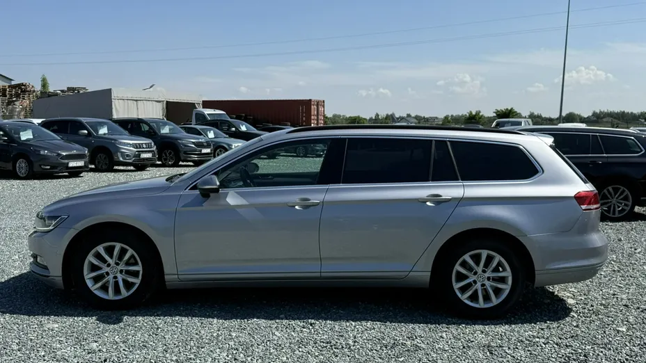 VOLKSWAGEN Passat -
