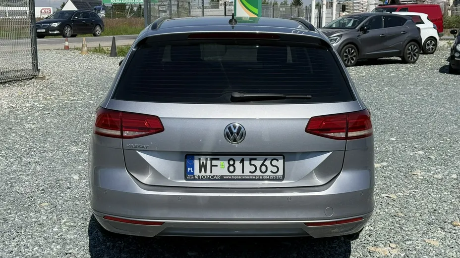 VOLKSWAGEN Passat -