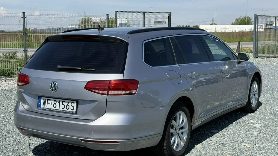 VOLKSWAGEN Passat -