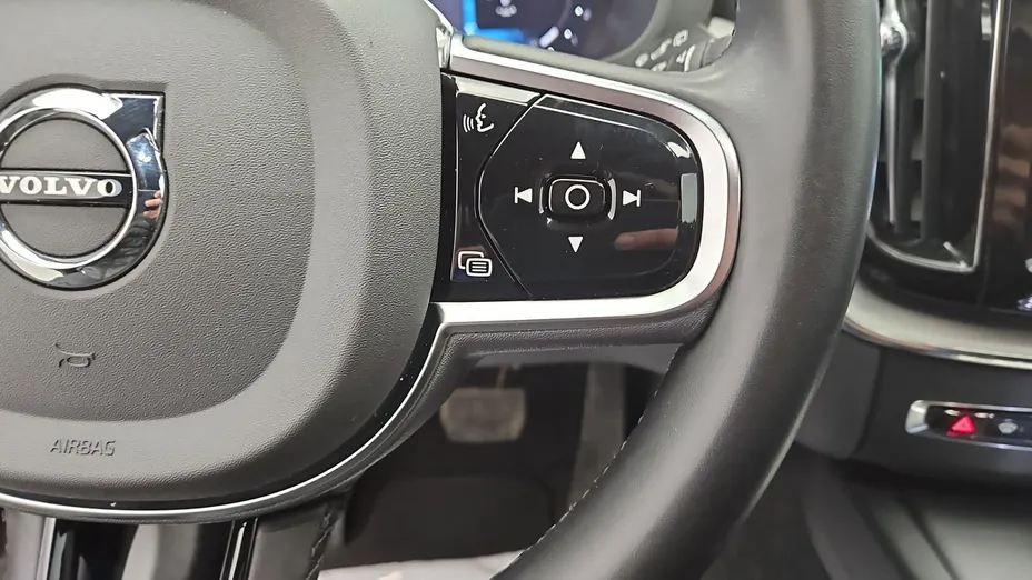 VOLVO XC60 -