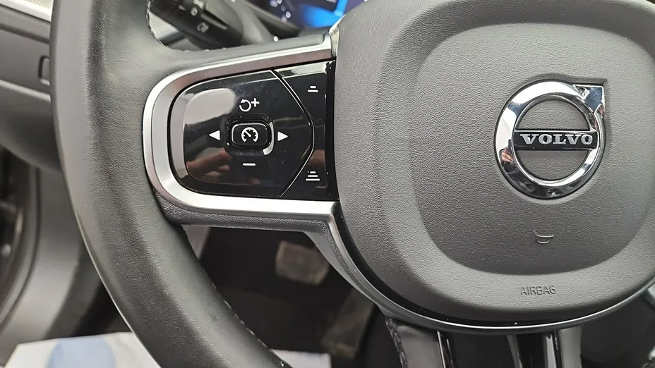 VOLVO XC60 -