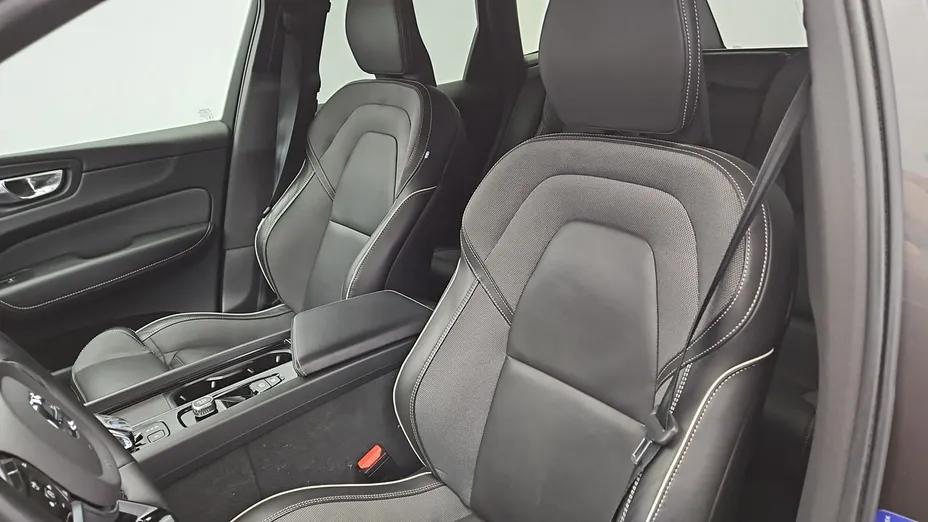 VOLVO XC60 -