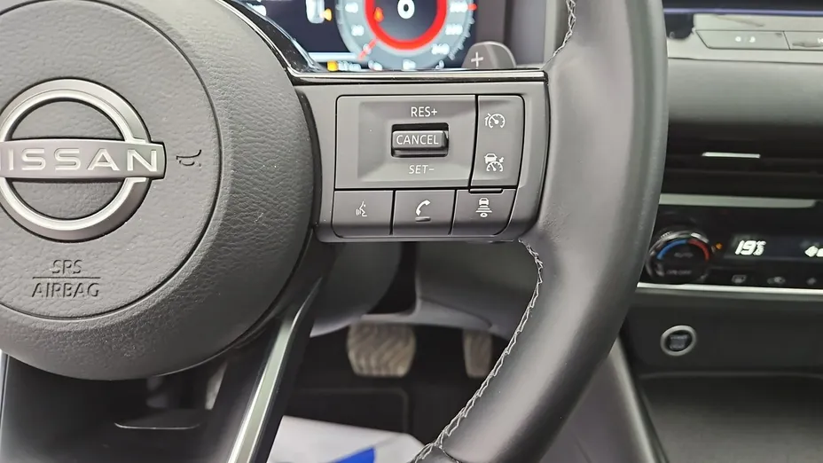 NISSAN Qashqai -