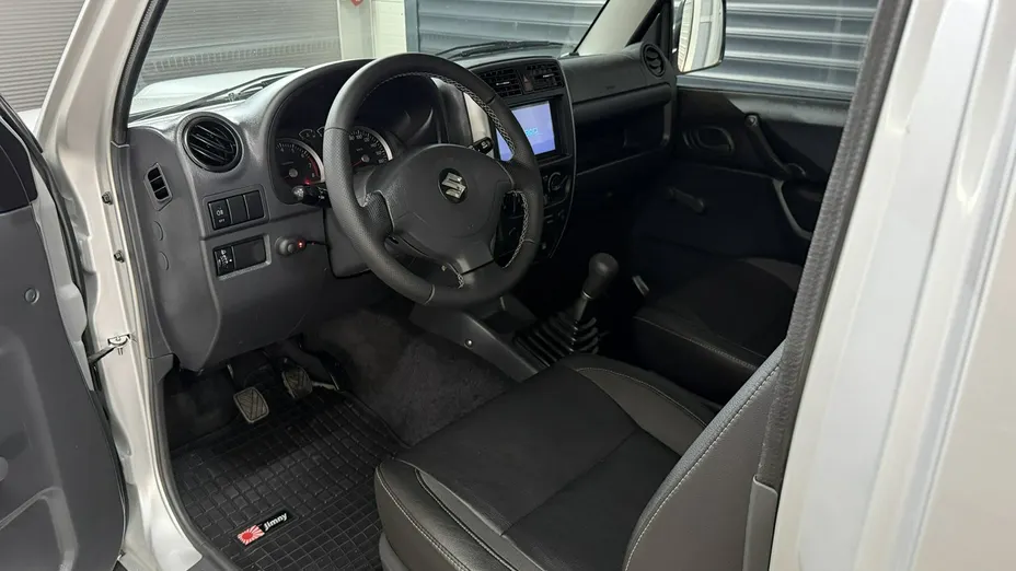 SUZUKI Jimny -