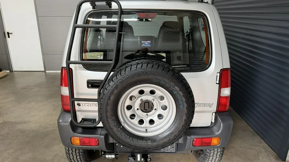 SUZUKI Jimny -