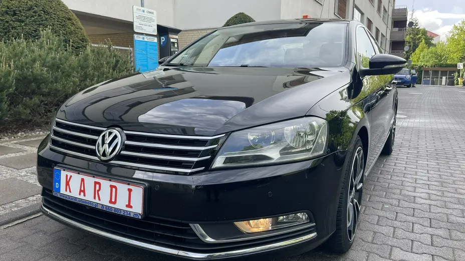 VOLKSWAGEN Passat -