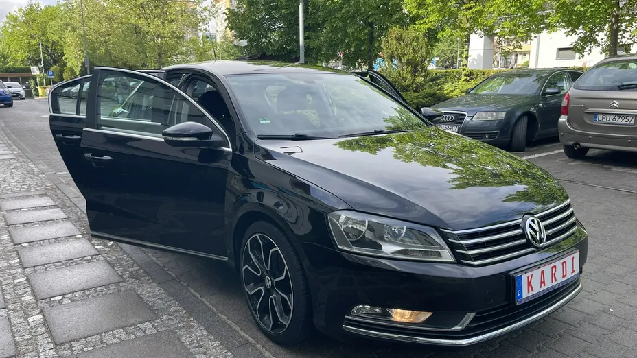 VOLKSWAGEN Passat -