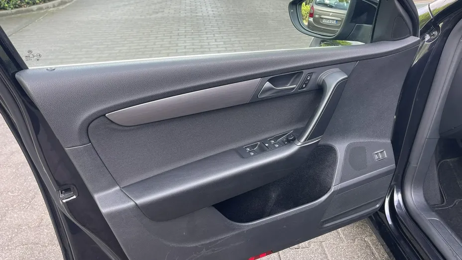 VOLKSWAGEN Passat -