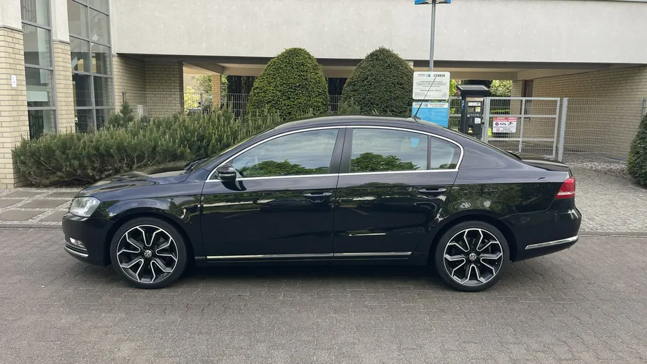 VOLKSWAGEN Passat -