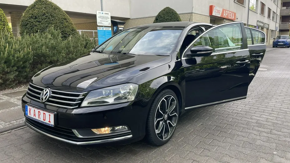 VOLKSWAGEN Passat -