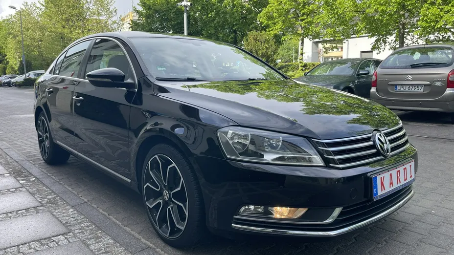 VOLKSWAGEN Passat -