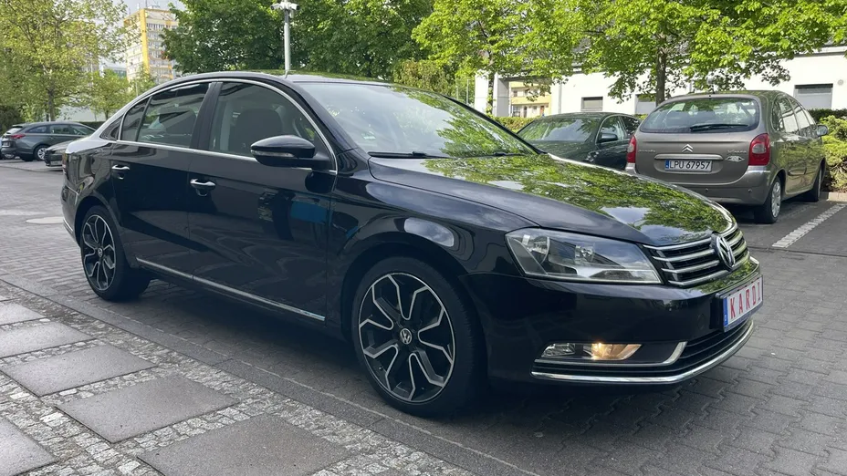 VOLKSWAGEN Passat -
