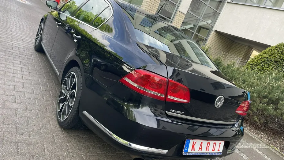 VOLKSWAGEN Passat -
