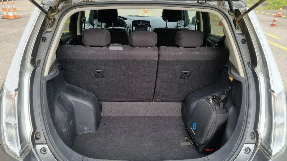 NISSAN Leaf -