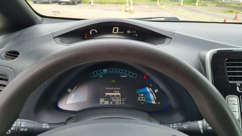 NISSAN Leaf -