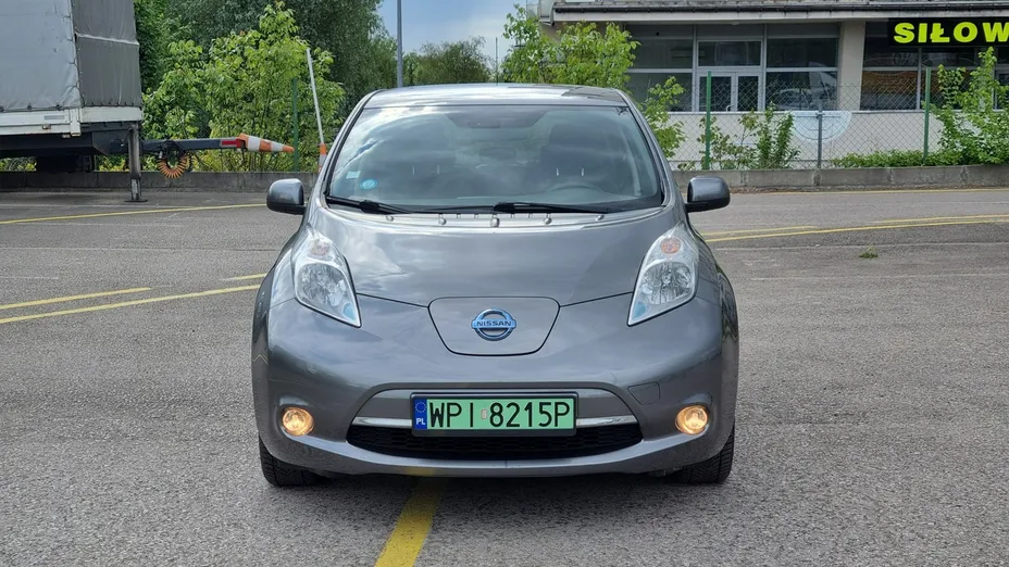 NISSAN Leaf -