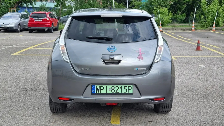 NISSAN Leaf -