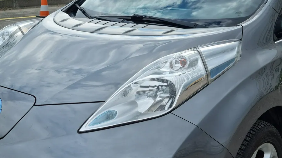 NISSAN Leaf -
