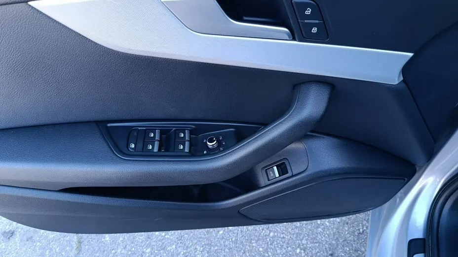 AUDI A4 -