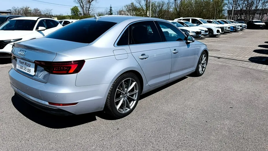 AUDI A4 -