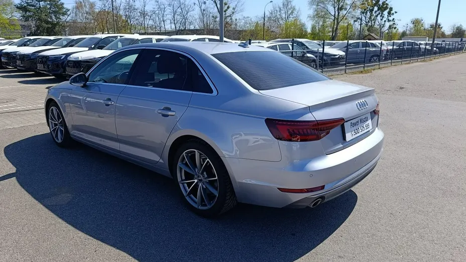 AUDI A4 -