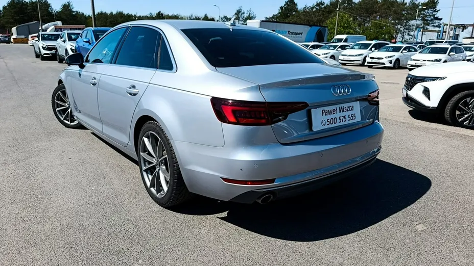 AUDI A4 -