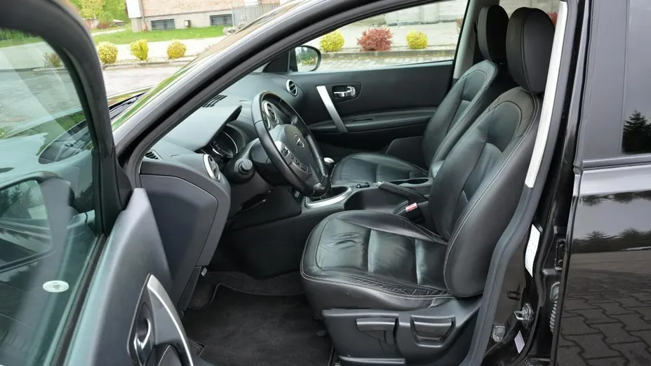 NISSAN Qashqai -