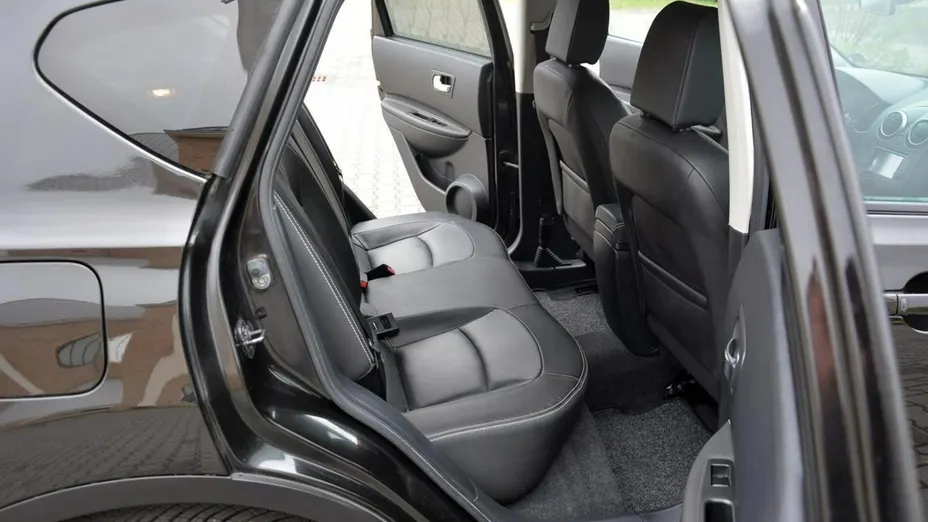 NISSAN Qashqai -